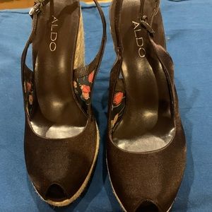 Chocolate brown wedges